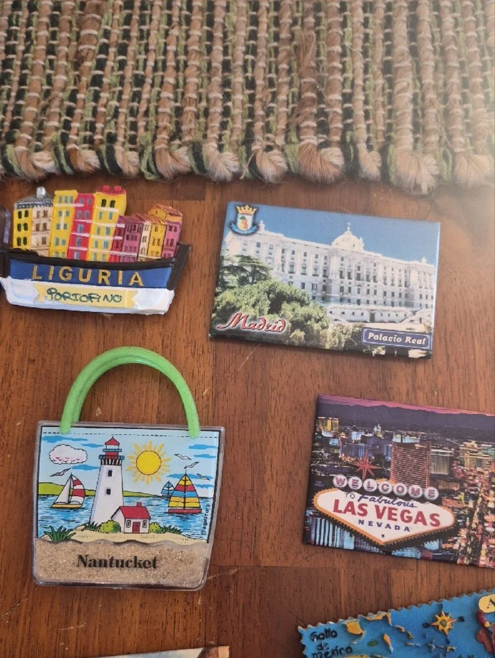 33 Piece Magnet Collection From Around The World